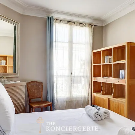 Refined & Cozy In Parigi